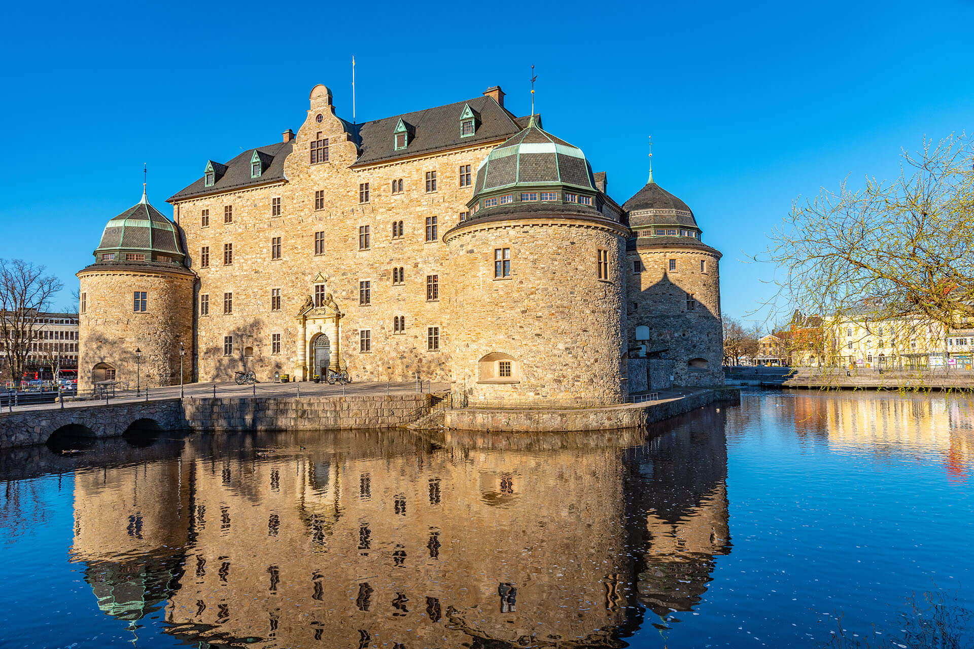 Sweden: COVID-19 Entry Bans Extended for All Travelers