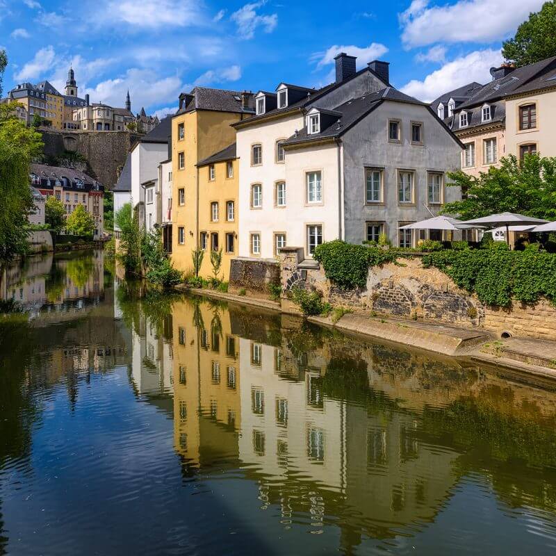 Luxembourg: Work and Residence Permit Processing Delays