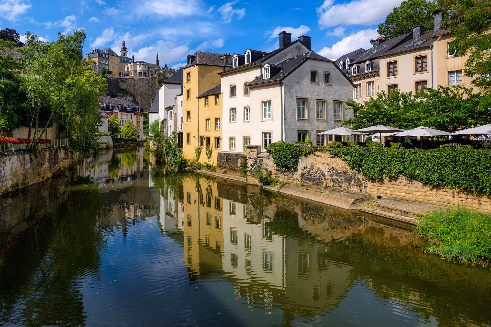Luxembourg: Work and Residence Permit Processing Delays