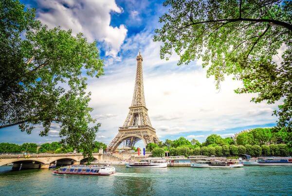 France: Eases EU Blue Card Rules for Skilled Workers