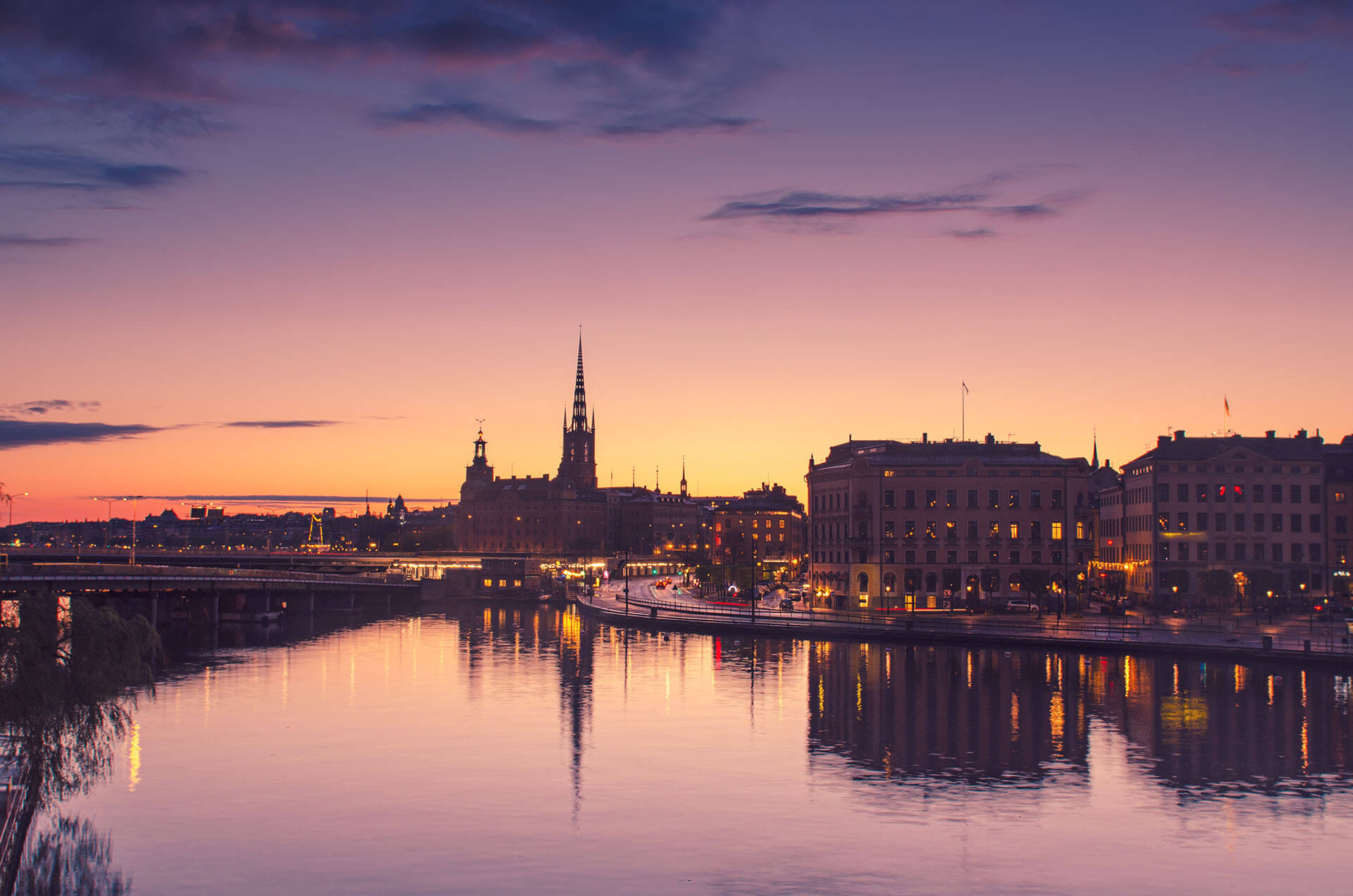Sweden: Resumes Residence and Work Permits in Pakistan