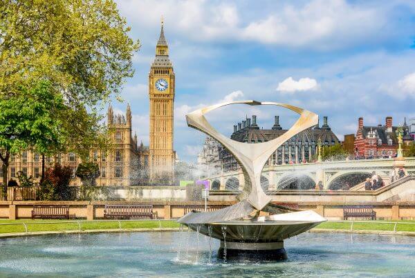 UK: US Visa Applicants Must Use VFS Global Centres by July 15