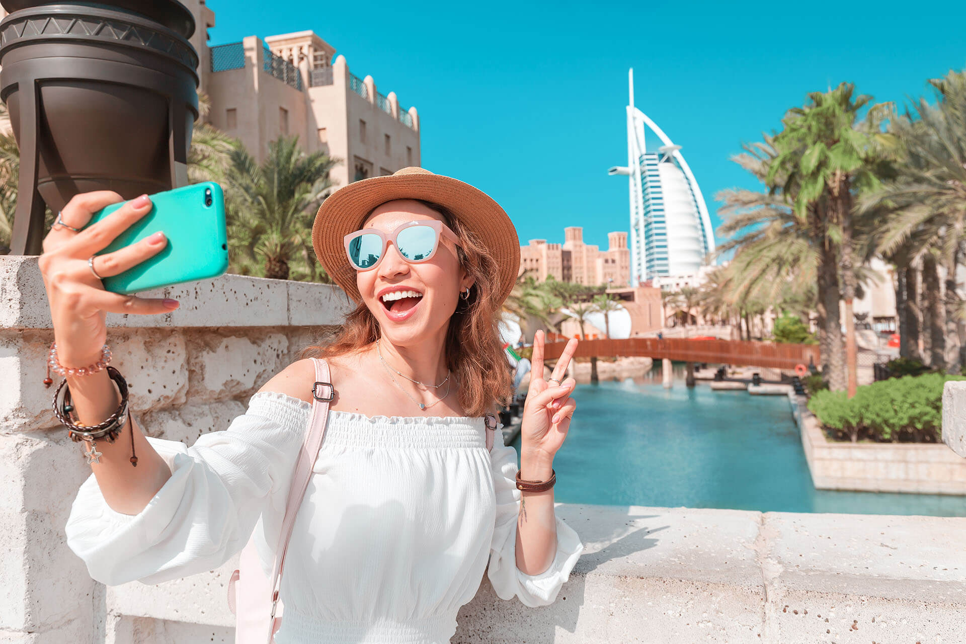 UAE: New Advertiser Permit for Social Media Creators